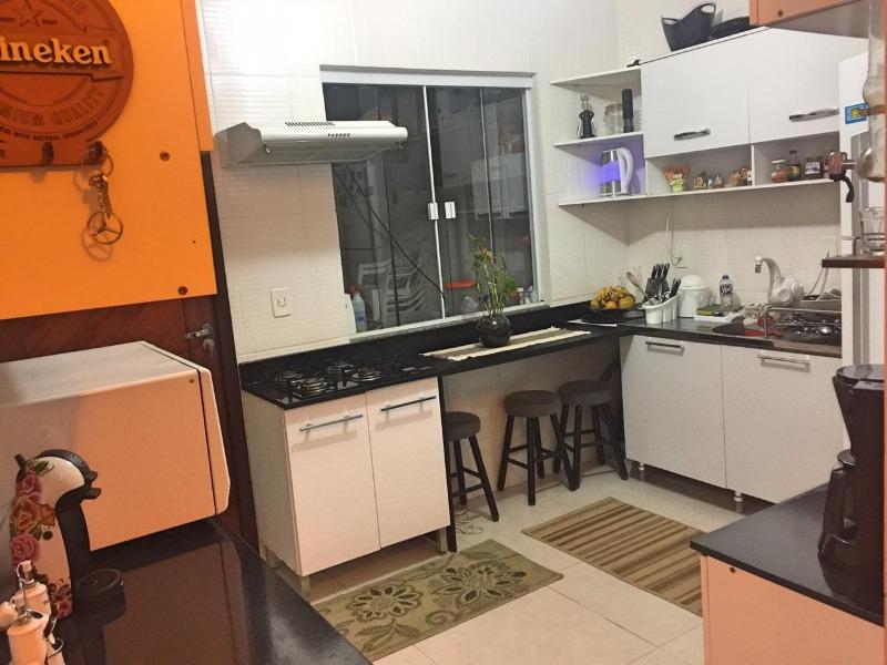 Casa à venda com 2 quartos, 72m² - Foto 6