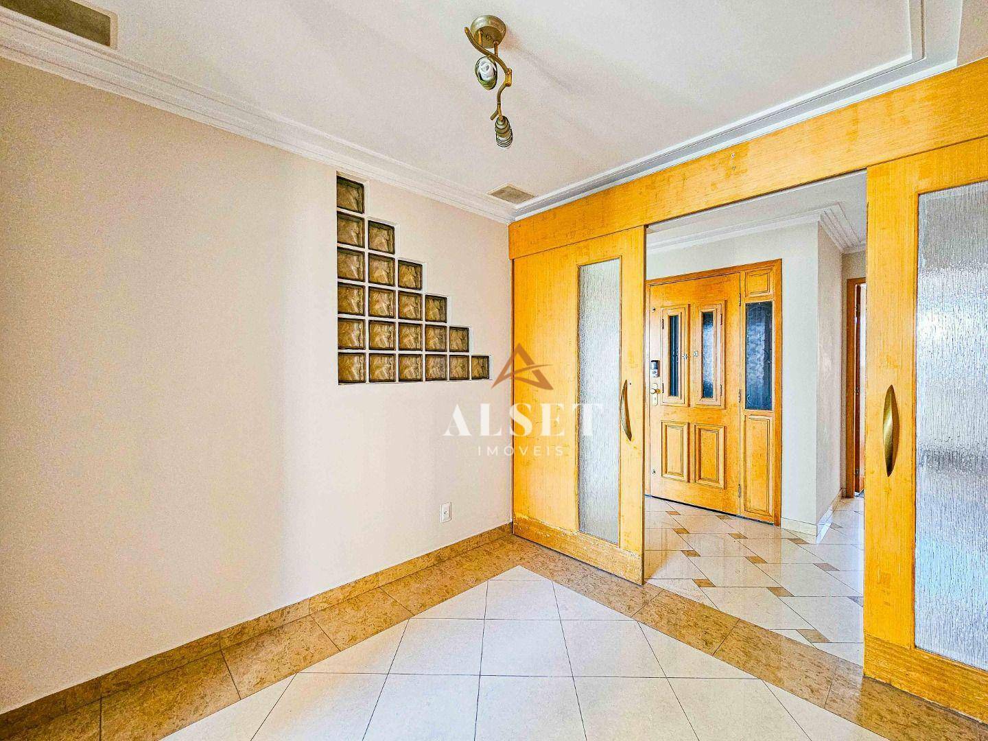 Apartamento para alugar com 3 quartos, 140m² - Foto 12