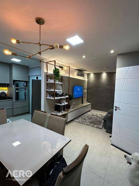Casa à venda com 3 quartos, 115m² - Foto 2