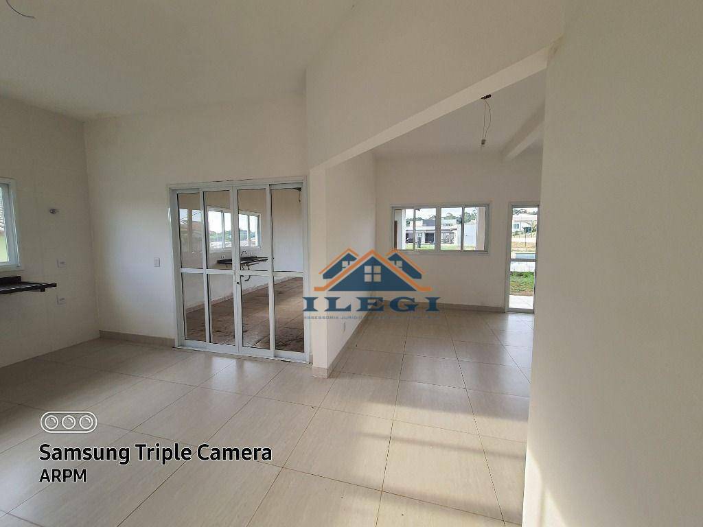 Casa de Condomínio à venda com 4 quartos, 341m² - Foto 3