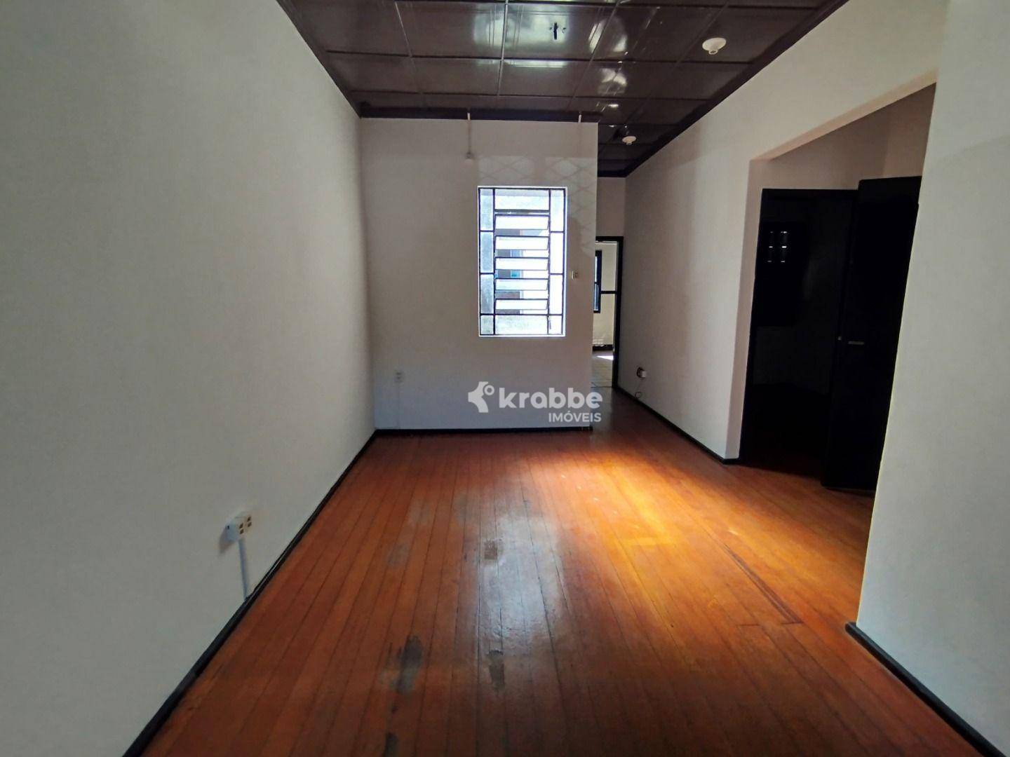 Casa para alugar com 2 quartos, 80m² - Foto 5