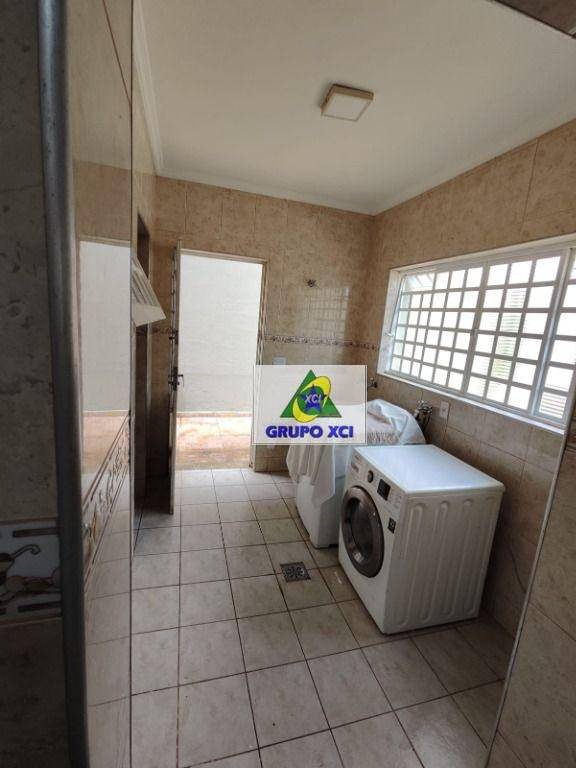 Casa à venda com 3 quartos, 240m² - Foto 20