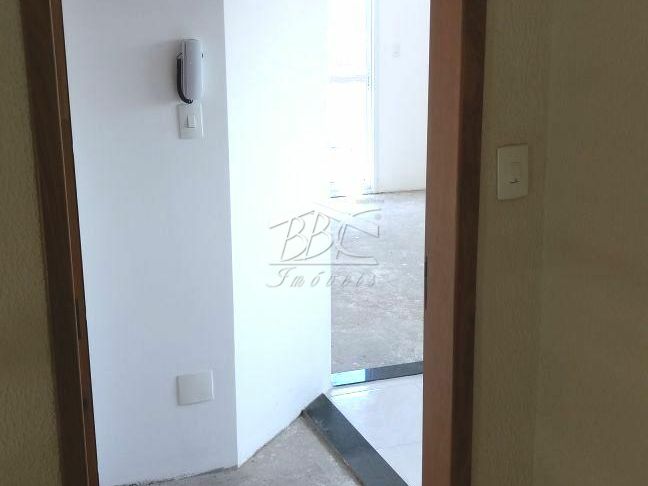 Apartamento à venda com 2 quartos, 70m² - Foto 3