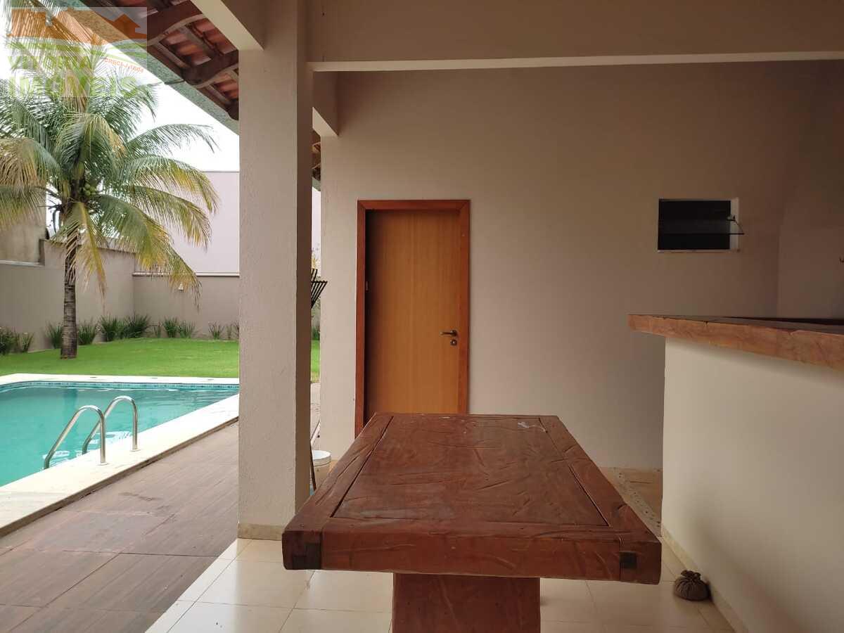 Casa para alugar com 3 quartos, 600m² - Foto 15