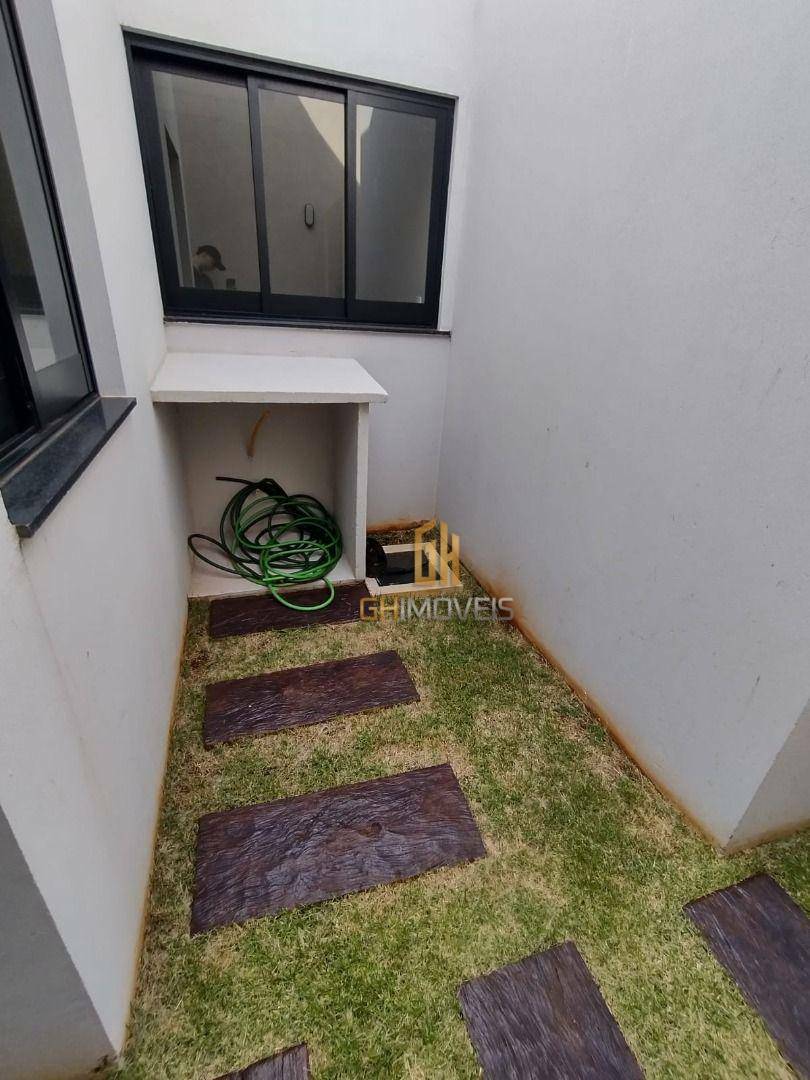 Casa à venda com 3 quartos, 200m² - Foto 37