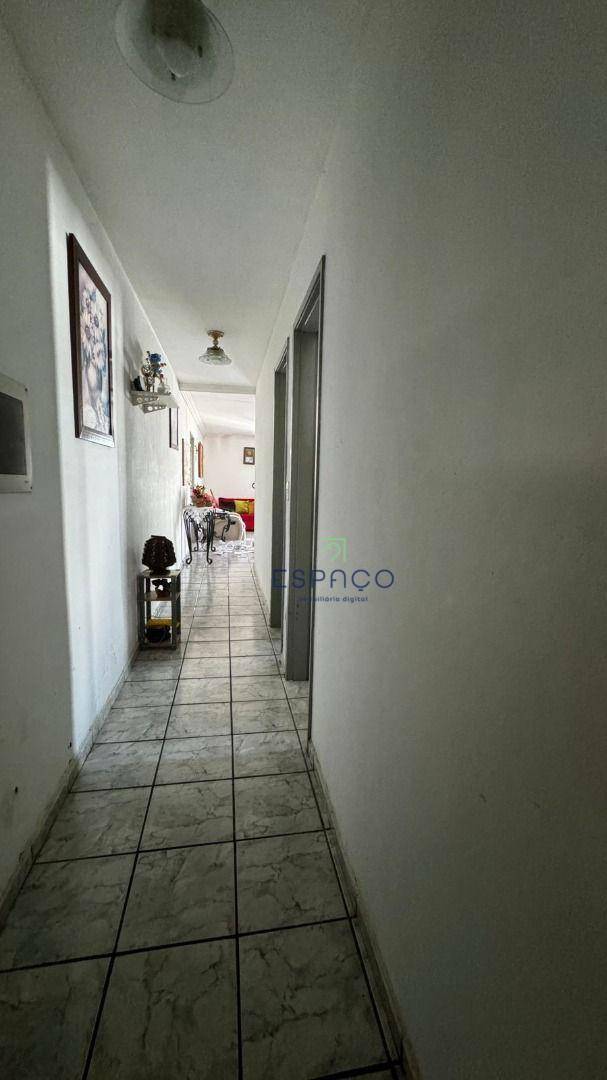 Casa à venda com 4 quartos, 250m² - Foto 30