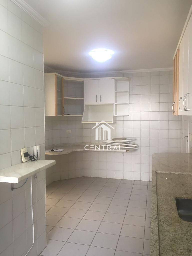 Apartamento para alugar com 3 quartos, 110m² - Foto 11