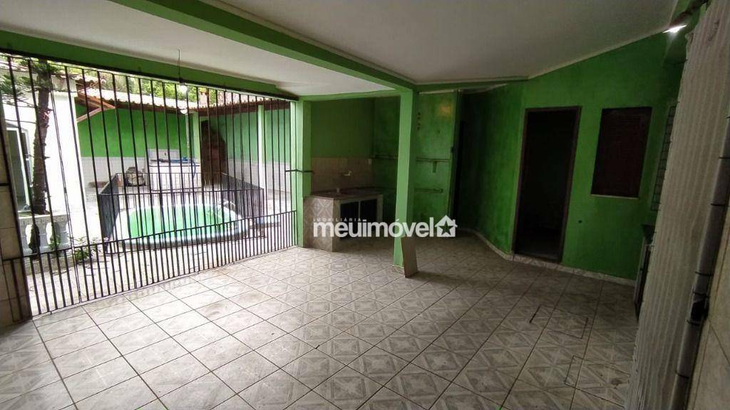 Casa de Condomínio à venda com 5 quartos, 200m² - Foto 9