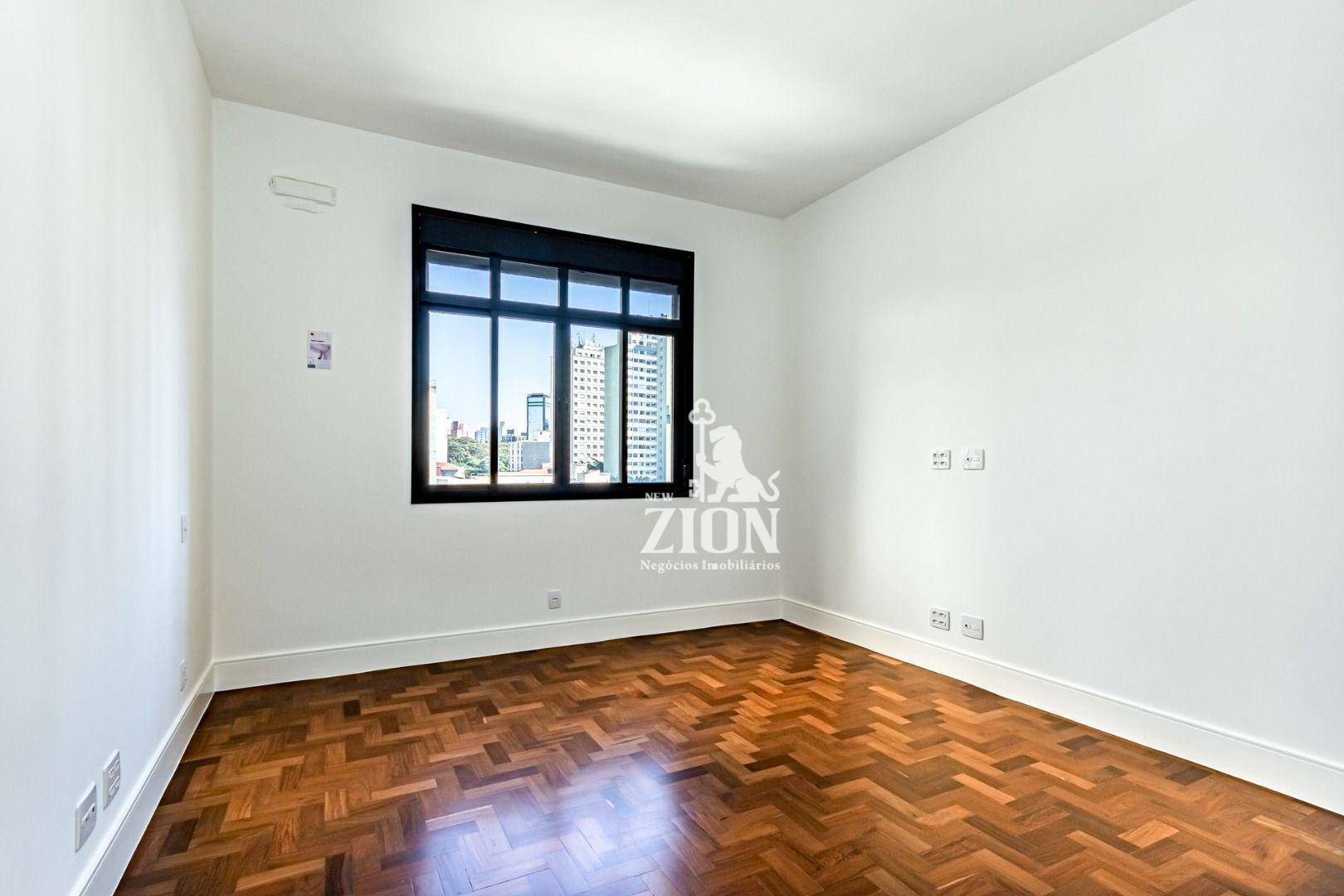 Apartamento à venda com 3 quartos, 212m² - Foto 13