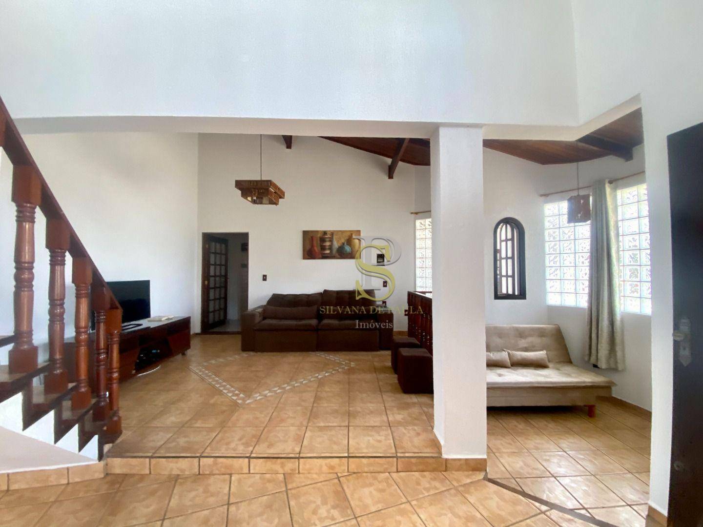 Chácara à venda com 4 quartos, 384m² - Foto 4