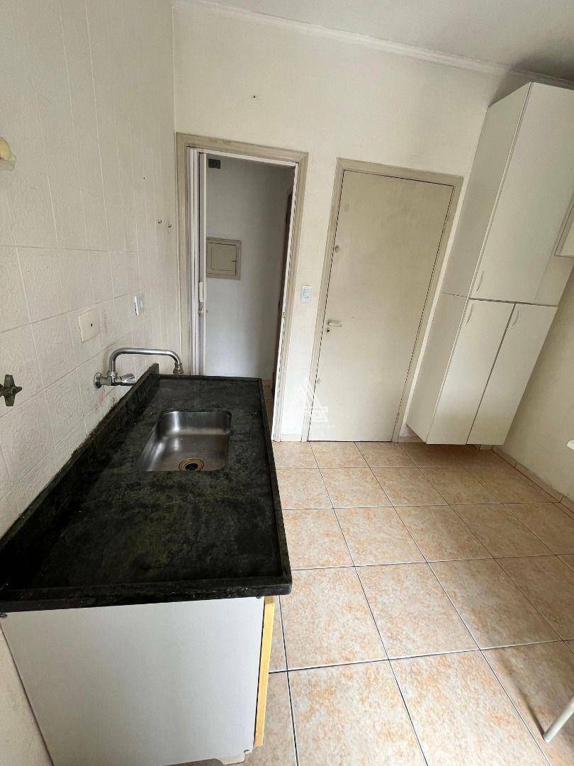 Apartamento à venda com 2 quartos, 70m² - Foto 17