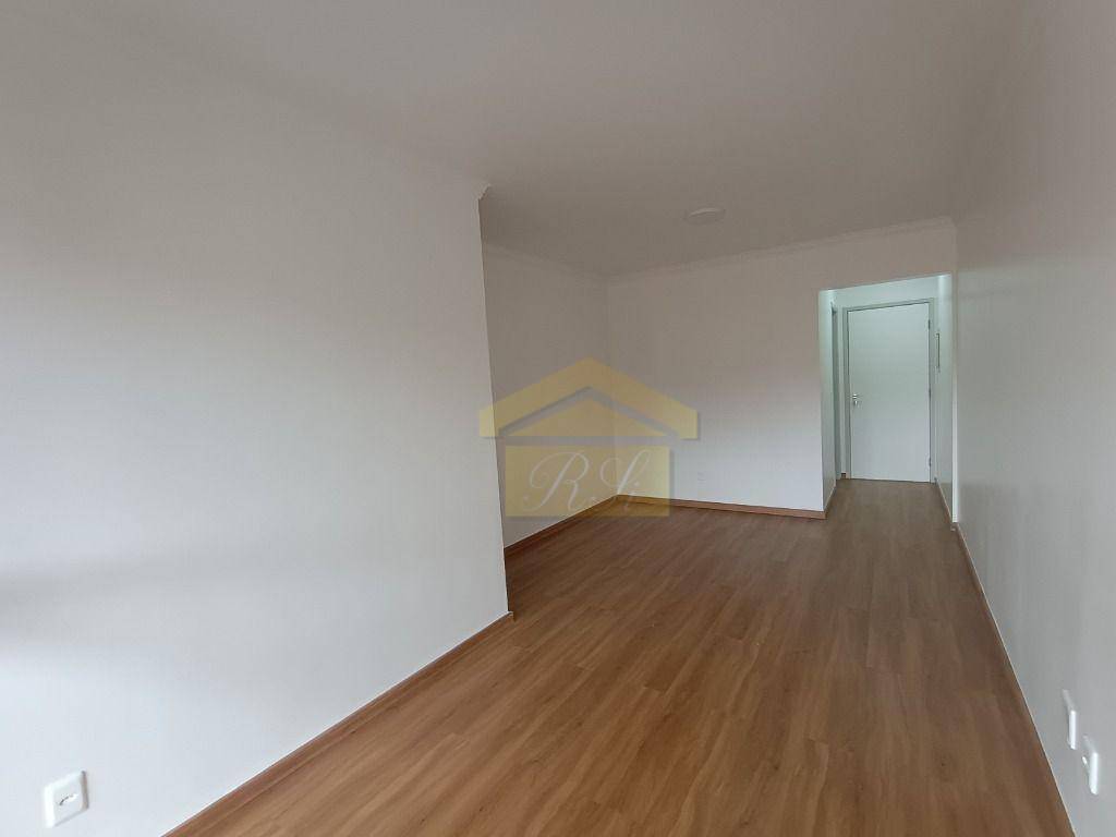 Apartamento à venda com 3 quartos, 72m² - Foto 2