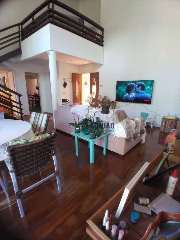 Casa de Condomínio à venda com 4 quartos, 250m² - Foto 14