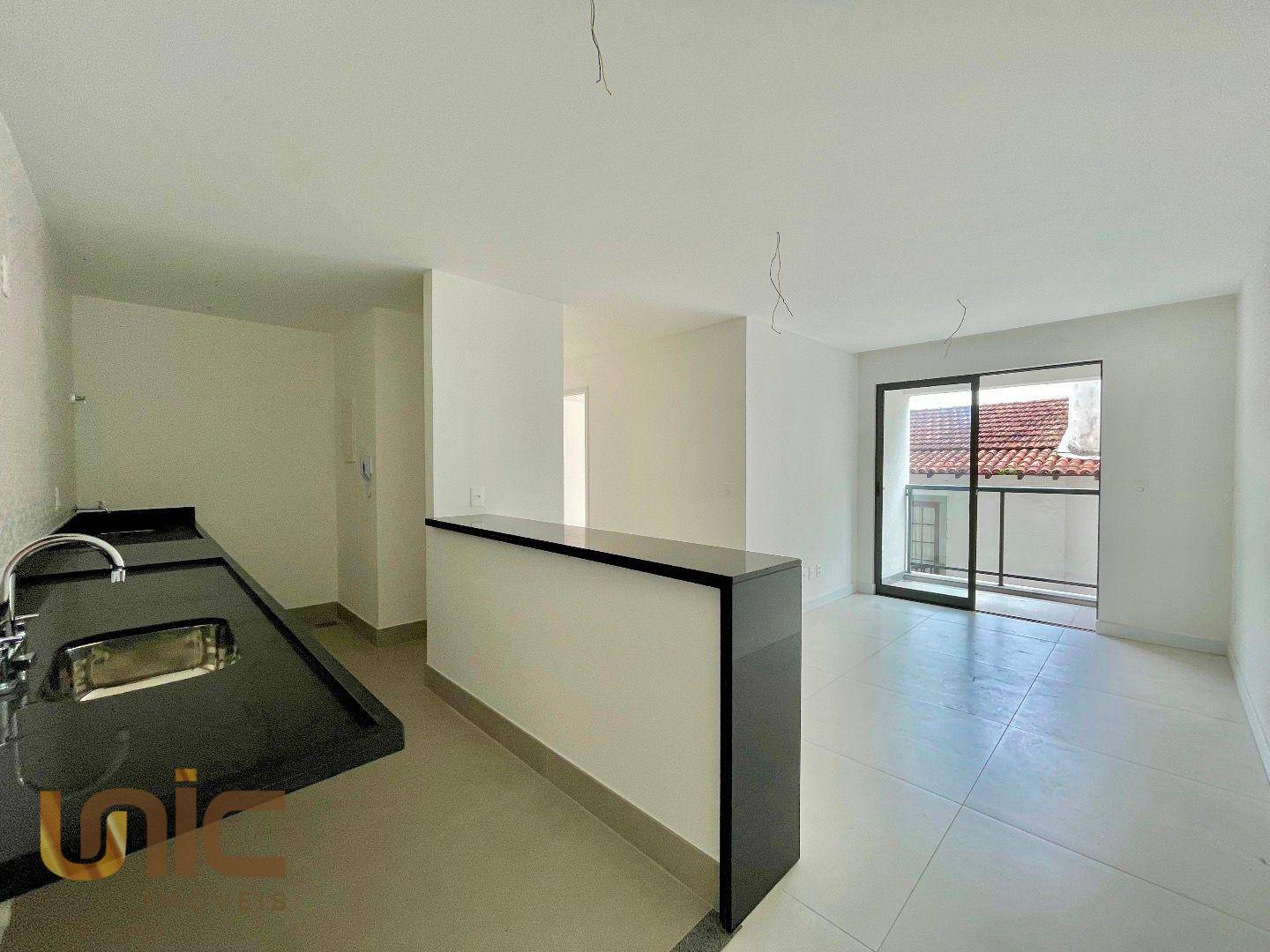 Apartamento à venda com 2 quartos, 63m² - Foto 1