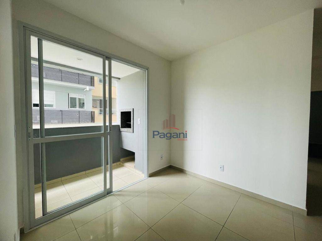 Apartamento para alugar com 3 quartos, 77m² - Foto 10