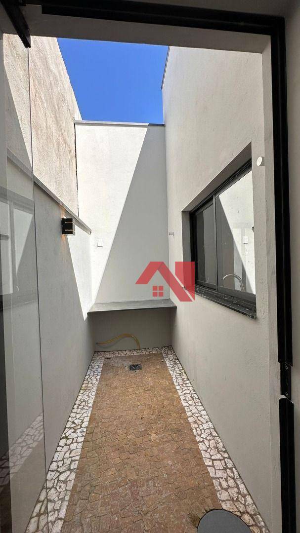 Casa de Condomínio à venda com 3 quartos, 196m² - Foto 3