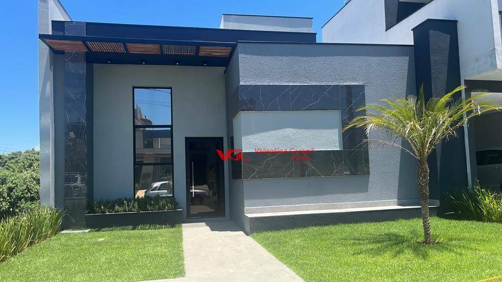 Casa de Condomínio à venda com 3 quartos, 227m² - Foto 1