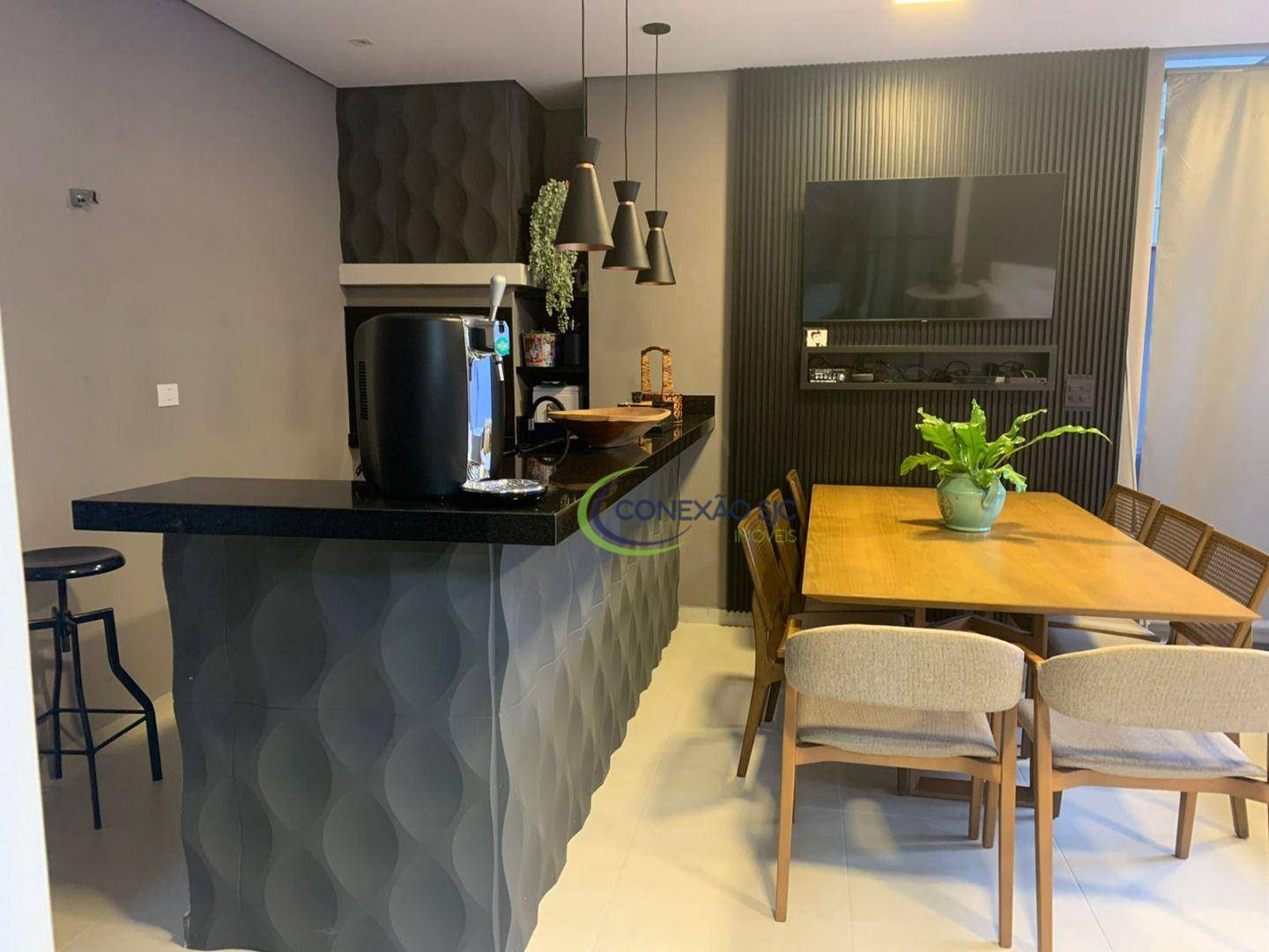 Sobrado à venda com 4 quartos, 280m² - Foto 1