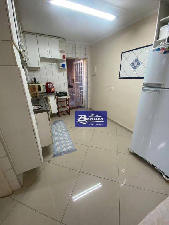 Sobrado à venda com 3 quartos, 262m² - Foto 4