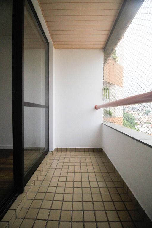 Apartamento para alugar com 2 quartos, 80m² - Foto 9