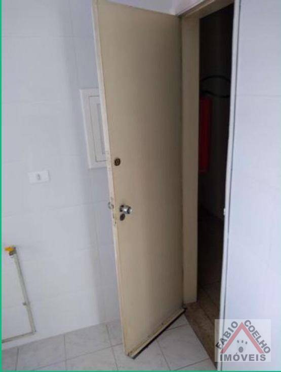 Apartamento à venda com 2 quartos, 62m² - Foto 3