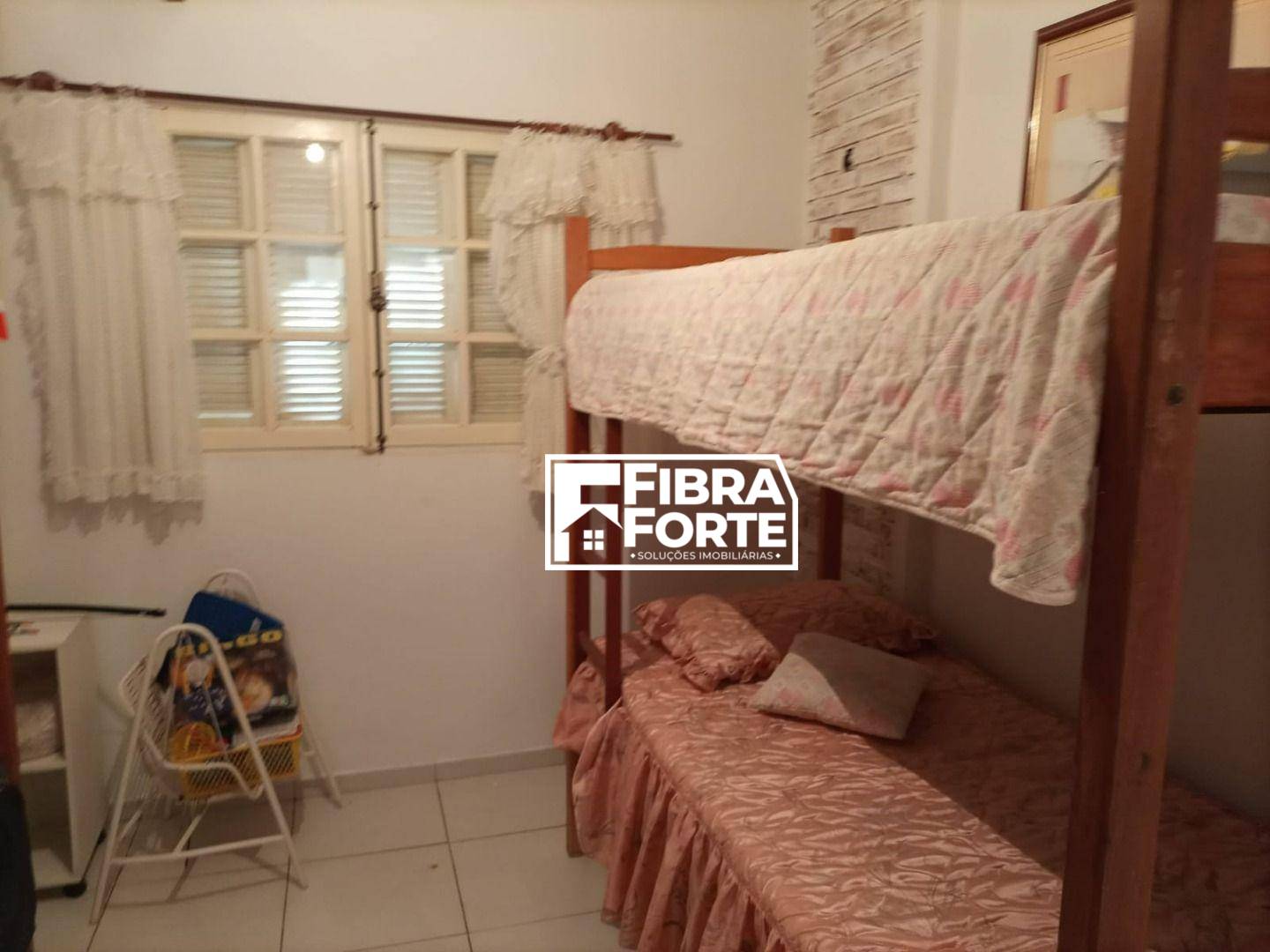 Chácara à venda com 3 quartos, 385m² - Foto 2