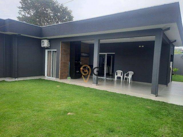 Casa à venda com 3 quartos, 306m² - Foto 1