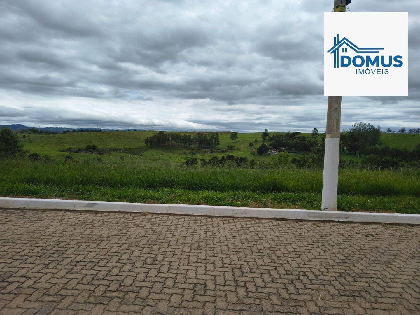 Loteamento e Condomínio, 1100 m² - Foto 1