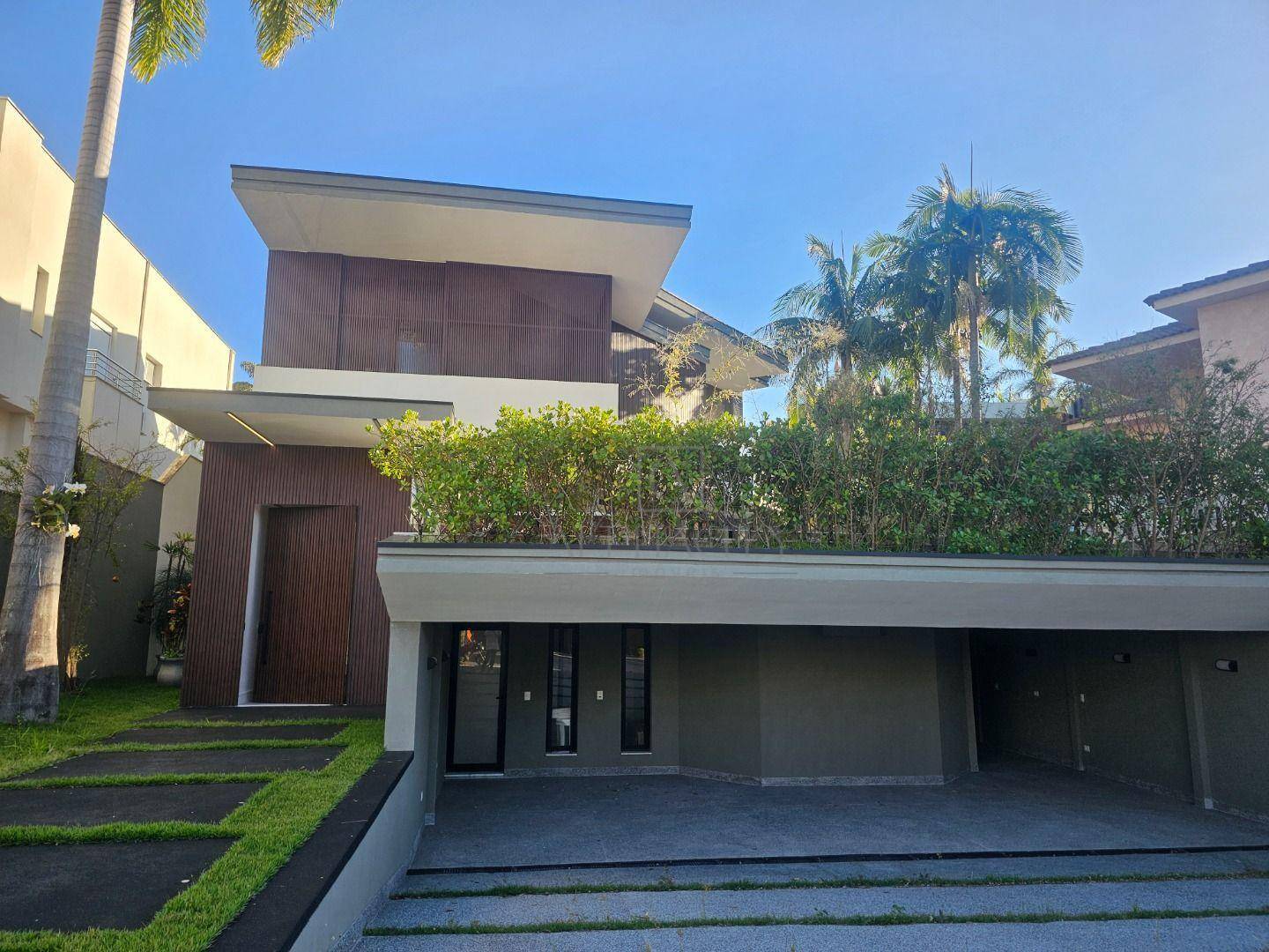 Casa de Condomínio à venda com 4 quartos, 660m² - Foto 1