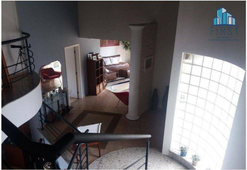 Casa de Condomínio à venda com 4 quartos, 315m² - Foto 11