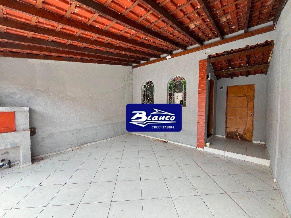 Casa à venda com 2 quartos, 70m² - Foto 1