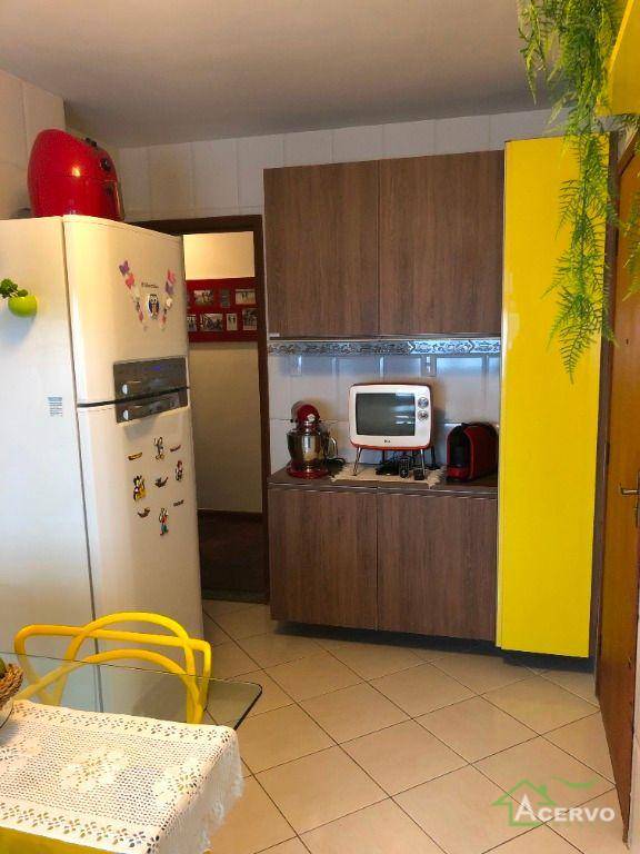 Apartamento à venda com 3 quartos, 115m² - Foto 6