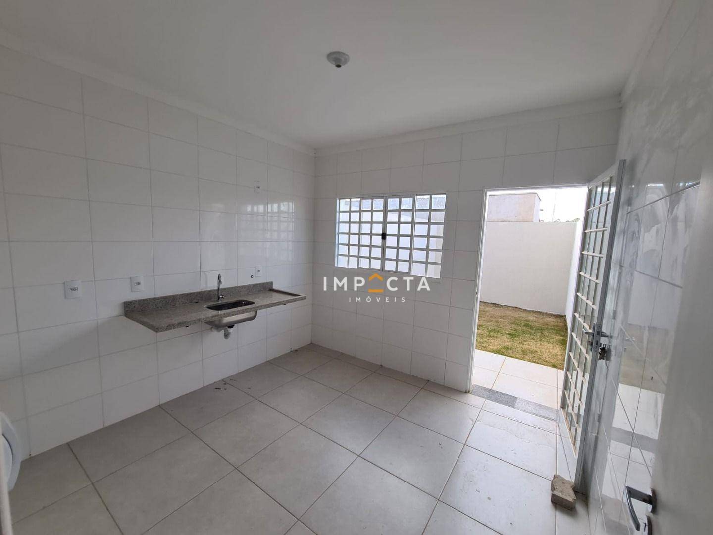 Casa à venda com 2 quartos, 61m² - Foto 4