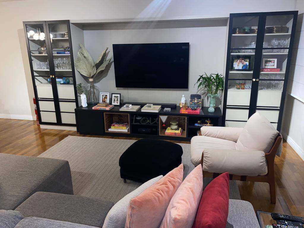 Apartamento à venda com 3 quartos, 167m² - Foto 2