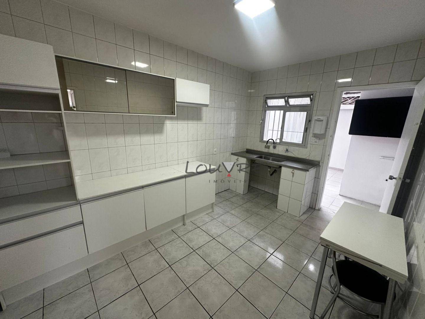 Casa para alugar com 2 quartos, 126m² - Foto 13