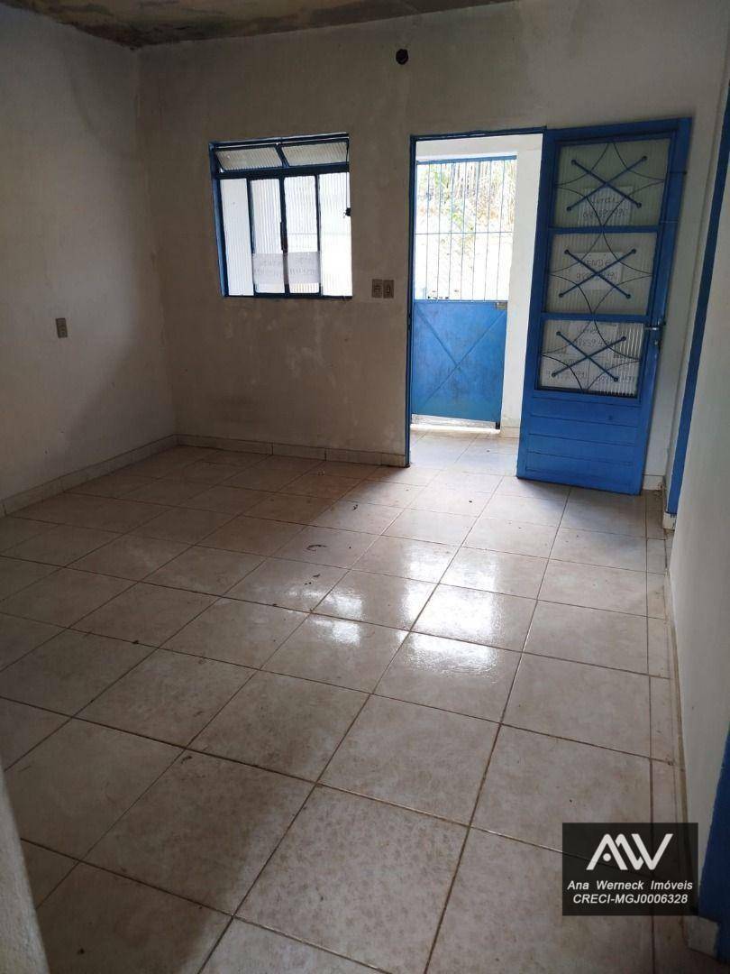 Casa à venda com 3 quartos, 73m² - Foto 4