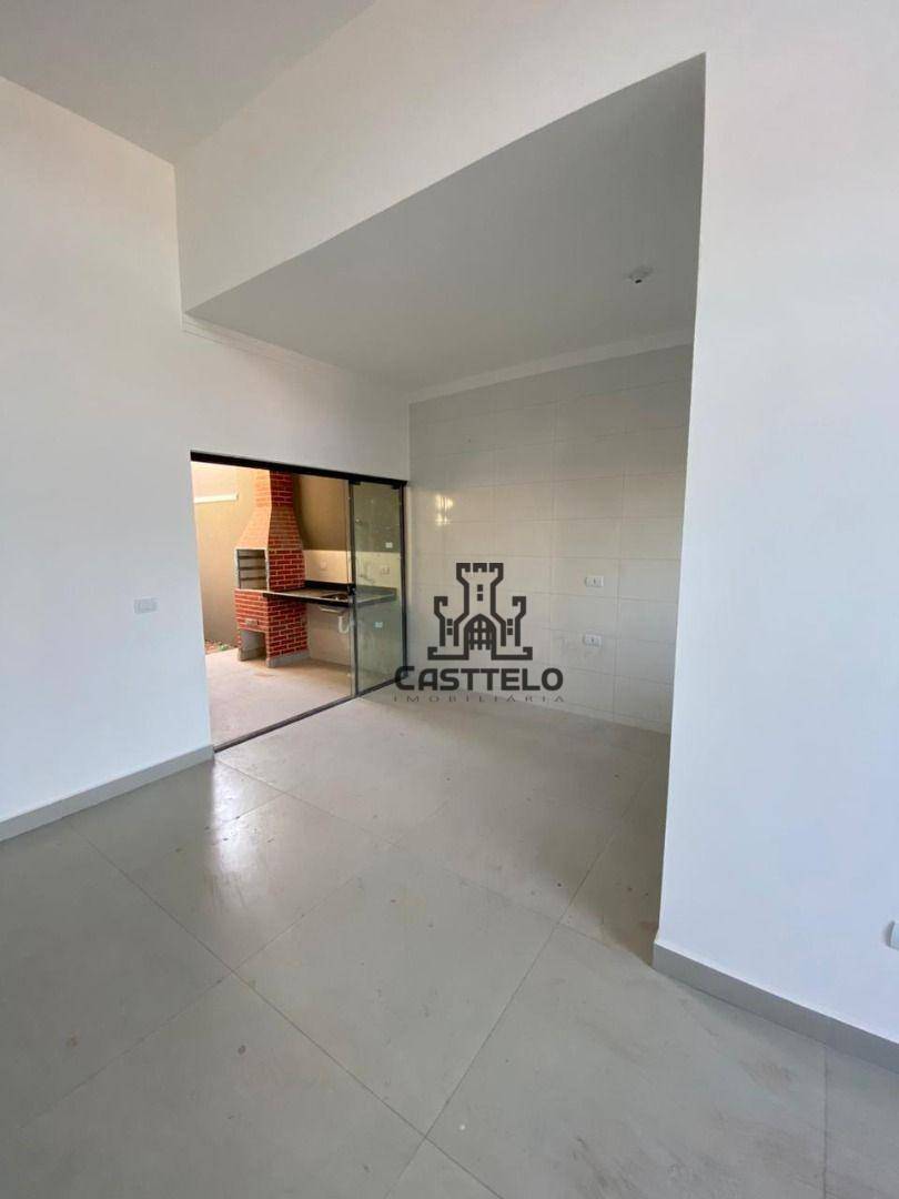 Casa à venda com 3 quartos, 81m² - Foto 5