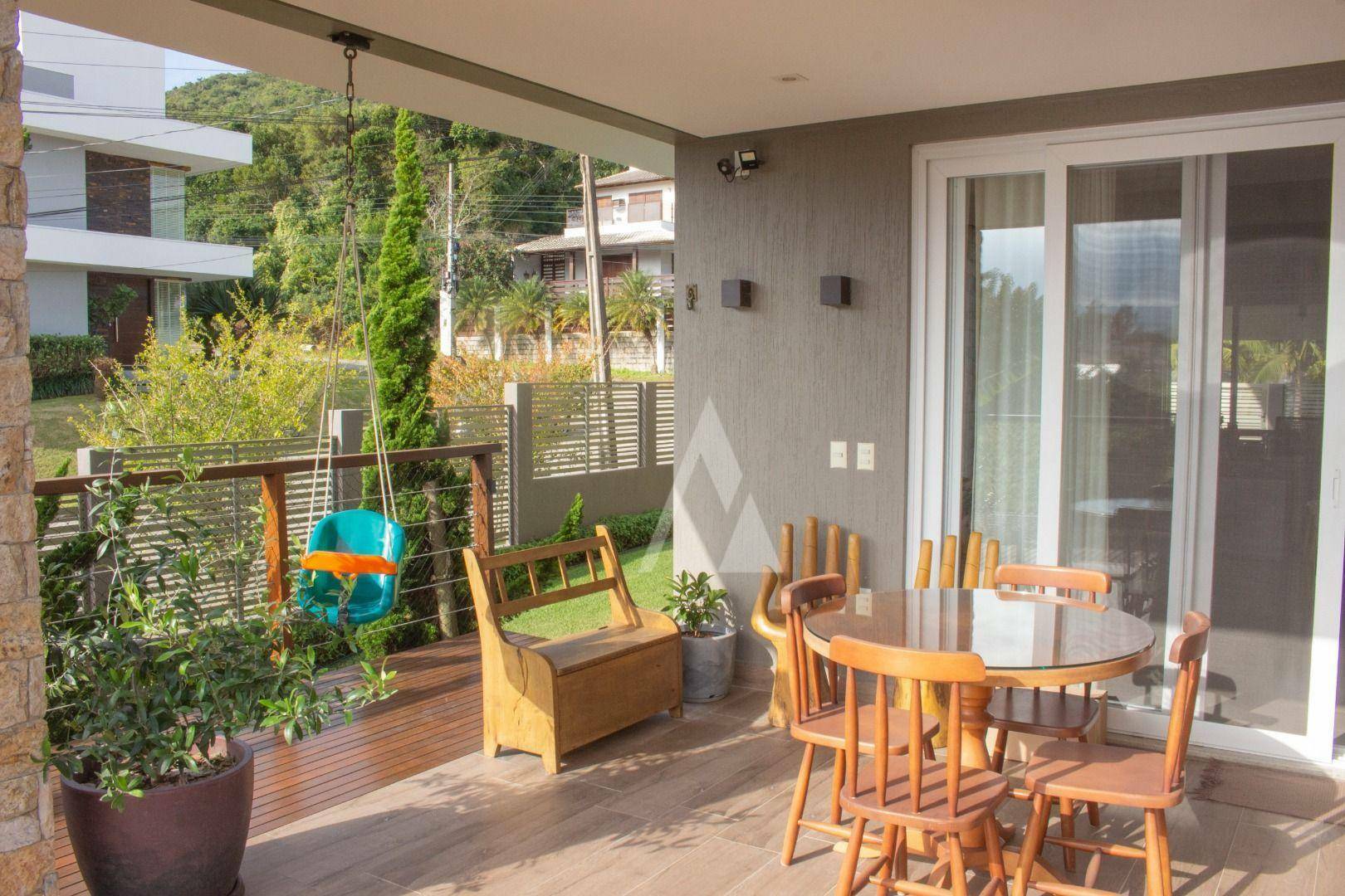 Casa à venda com 3 quartos, 222m² - Foto 18