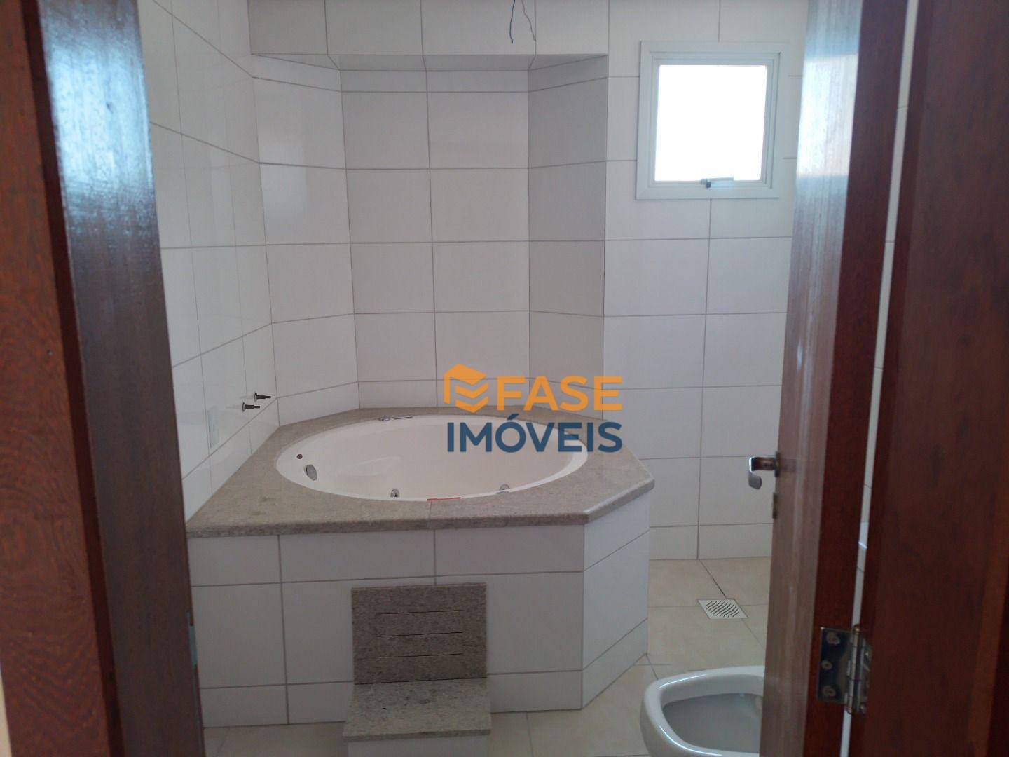 Apartamento à venda com 3 quartos, 121m² - Foto 9