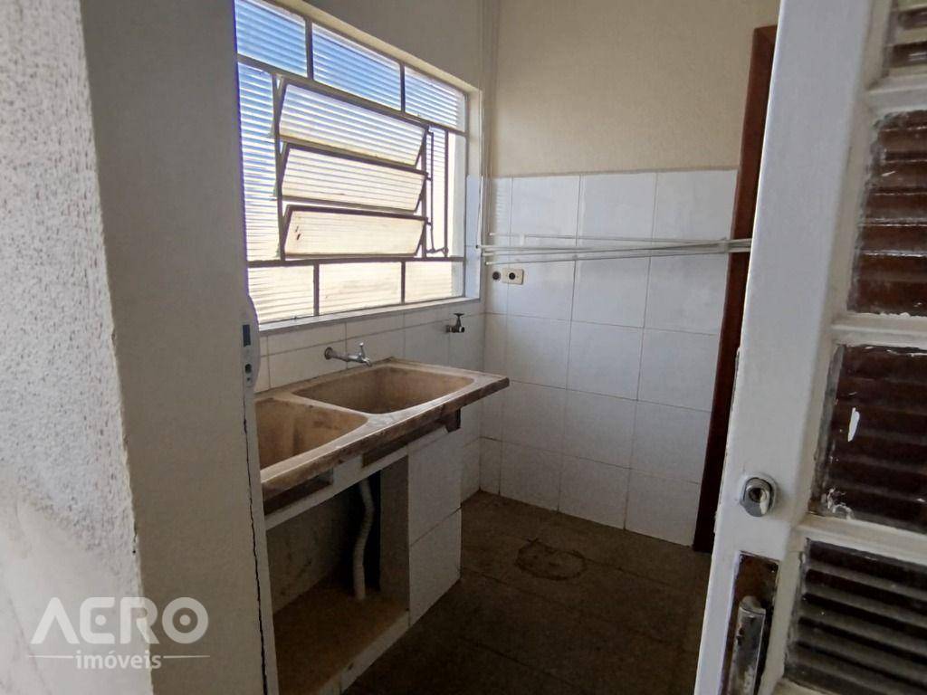 Casa para alugar com 3 quartos, 184m² - Foto 12