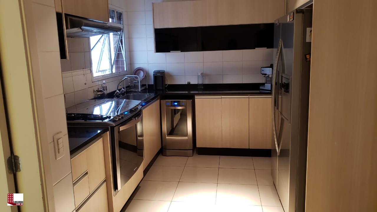 Apartamento à venda com 3 quartos, 220m² - Foto 7