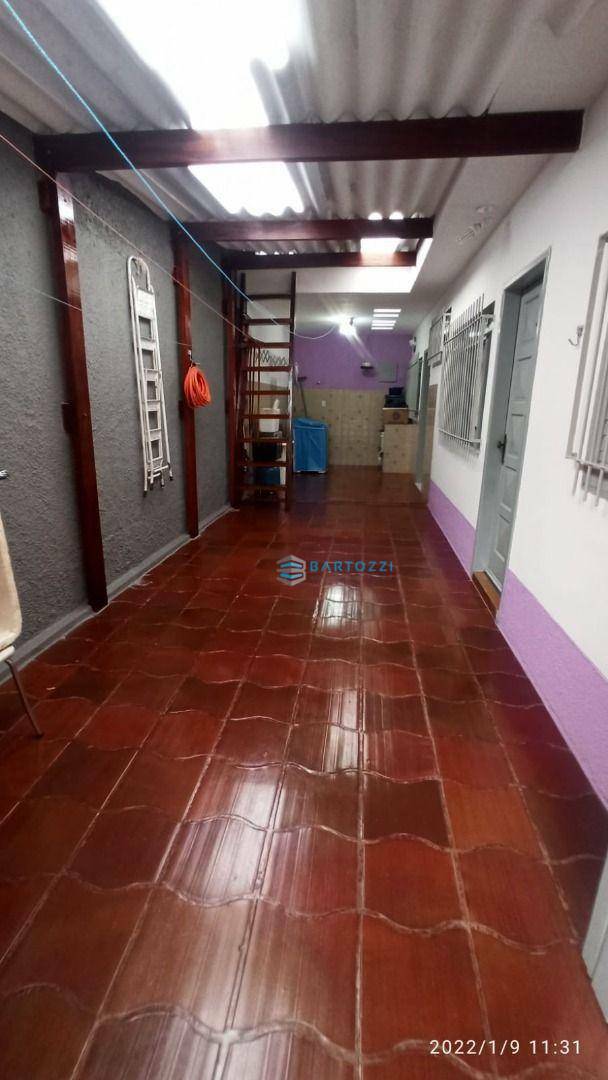 Casa à venda com 2 quartos, 64m² - Foto 1