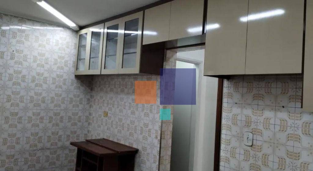 Casa para alugar com 5 quartos, 140m² - Foto 6