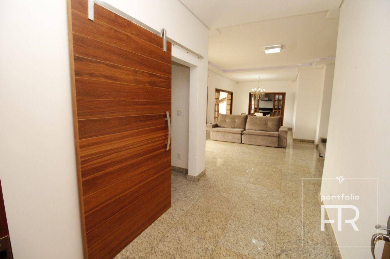 Casa à venda com 3 quartos, 210m² - Foto 9