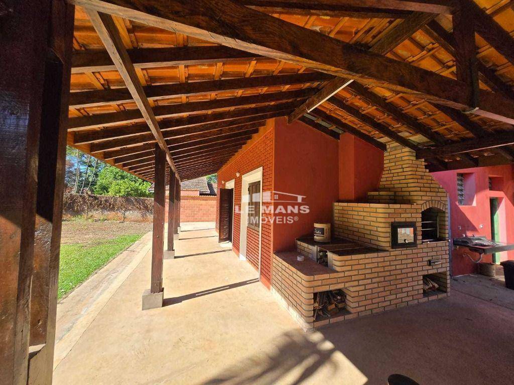 Chácara à venda e aluguel com 2 quartos, 240m² - Foto 1