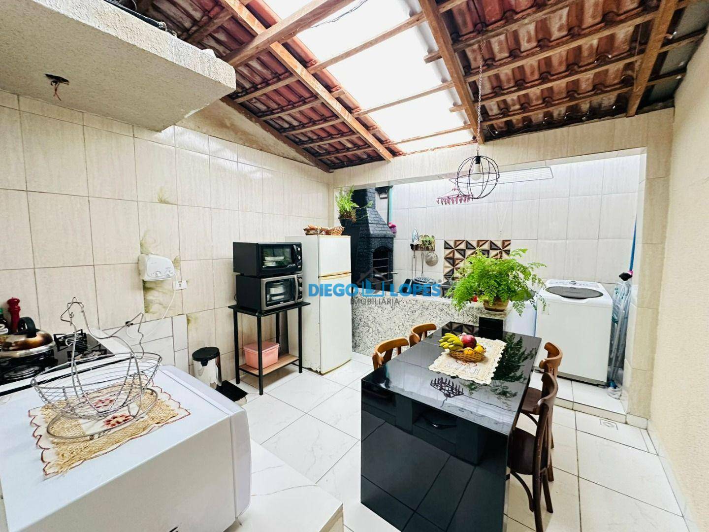 Sobrado à venda com 2 quartos, 61m² - Foto 1