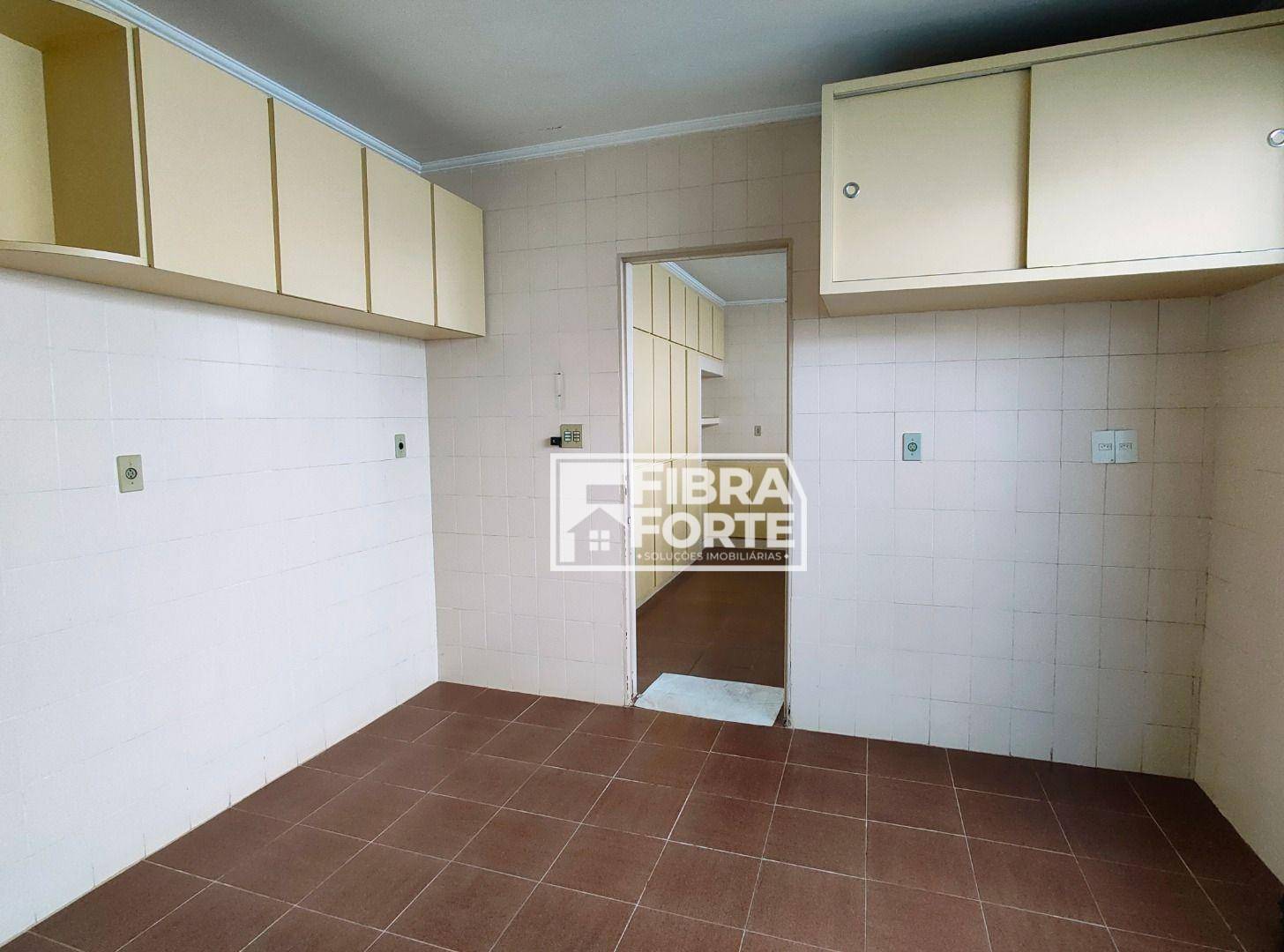 Casa à venda com 4 quartos, 262m² - Foto 18