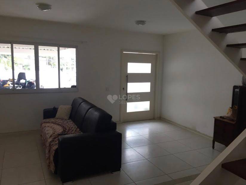 Casa à venda com 3 quartos, 164m² - Foto 3