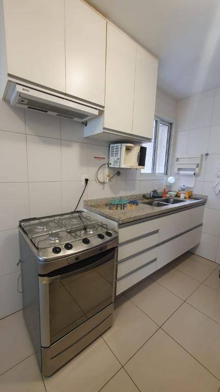 Apartamento para alugar com 2 quartos, 94m² - Foto 12