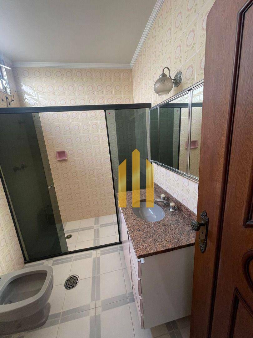 Sobrado à venda e aluguel com 4 quartos, 300m² - Foto 18